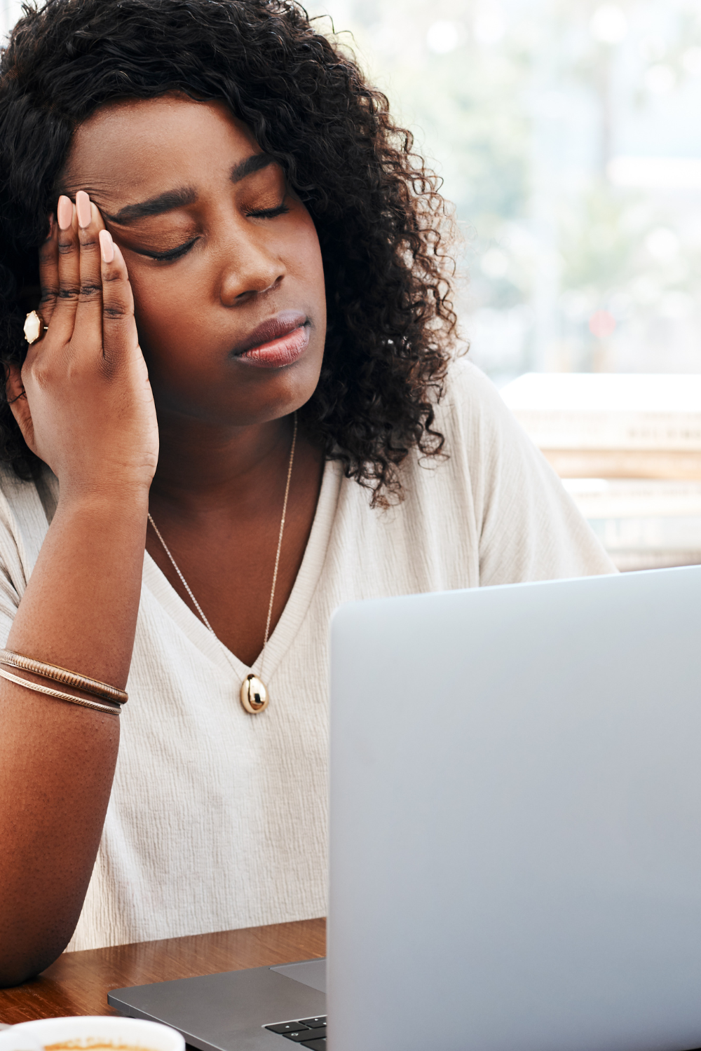 woman showing signs of burnout