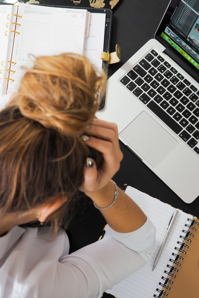 woman trying to figure out how to quit her job